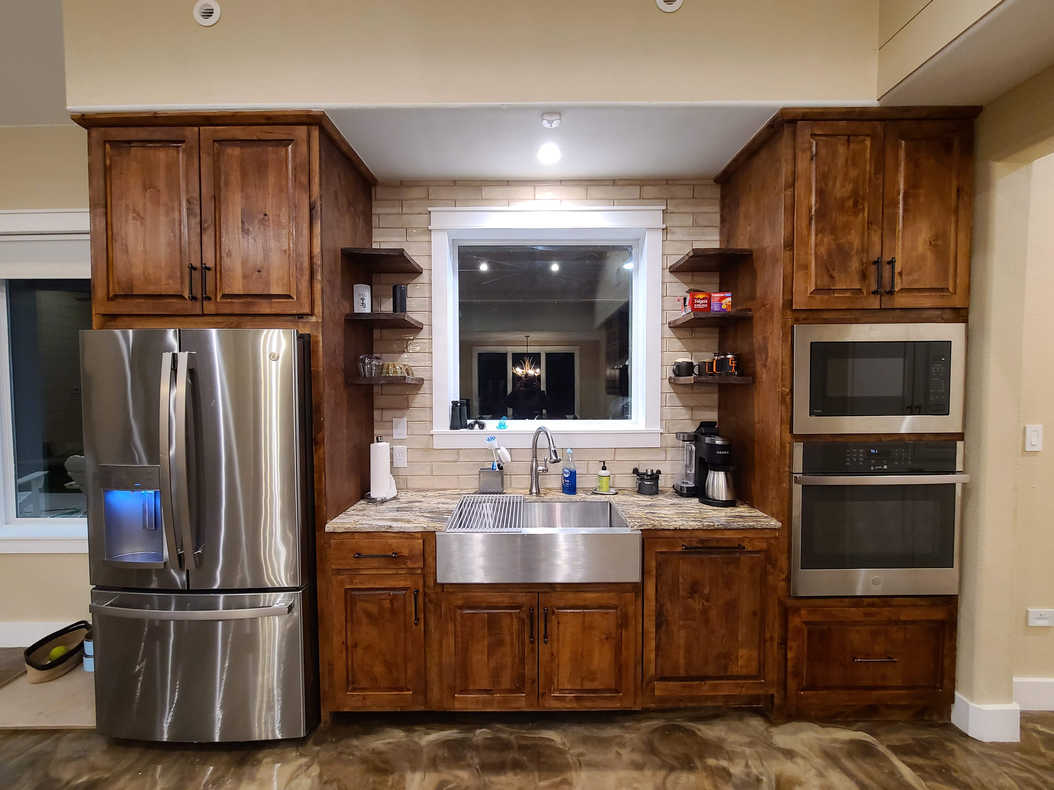 Farmhouse sink shelving